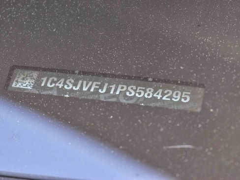 Used 2023 Jeep Grand Wagoneer Series II image 28