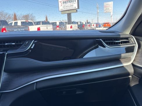 Used 2024 Jeep Grand Cherokee Limited 4xe image 21