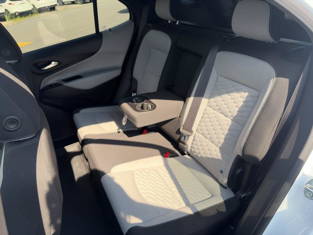 Used 2020 Chevrolet Equinox LS w/ LS Convenience Package AWD/4WD image 28