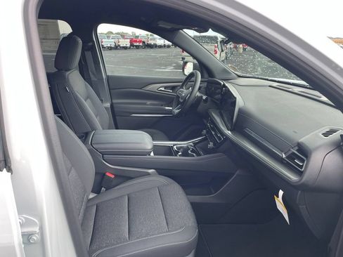 Used 2026 Chevrolet Traverse LT AWD/4WD image 16