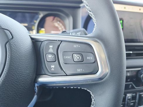 Used 2025 Jeep Wrangler Unlimited Sahara w/ Safety Group image 21