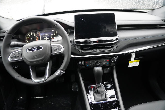 New 2027 Jeep Compass Latitude AWD/4WD image 12