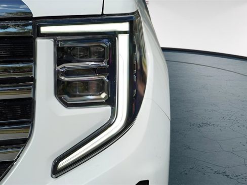 New 2026 GMC Sierra 1500 SLT image 2