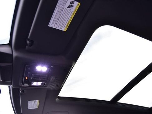 New 2026 Volkswagen Tiguan SE R-Line image 21