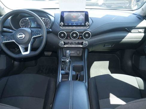 Used 2024 Nissan Sentra SV FWD image 5