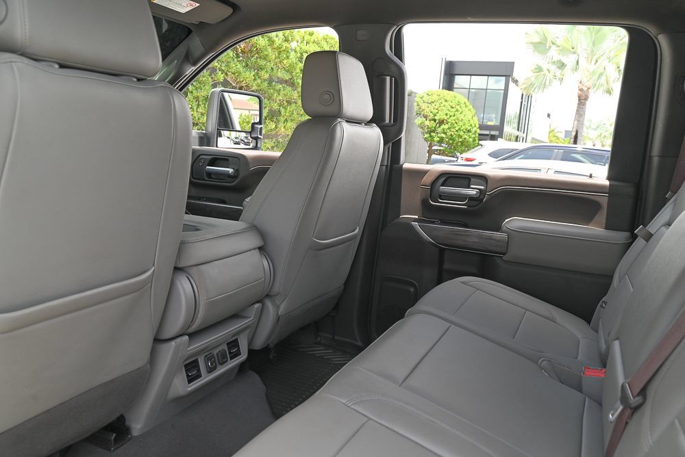 Used 2021 Chevrolet Silverado 3500 LTZ AWD/4WD image 11