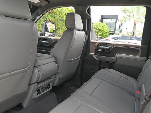 Used 2021 Chevrolet Silverado 3500 LTZ AWD/4WD image 11