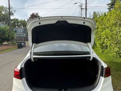 Used 2021 Kia Forte LXS FWD image 2