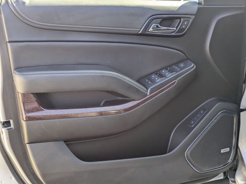 Used 2020 GMC Yukon SLT w/ Open Road Package image 12