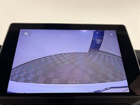 Used 2025 Jeep Compass Limited image 33