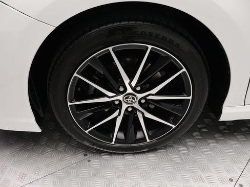 Certified 2023 Toyota Camry SE FWD image 4
