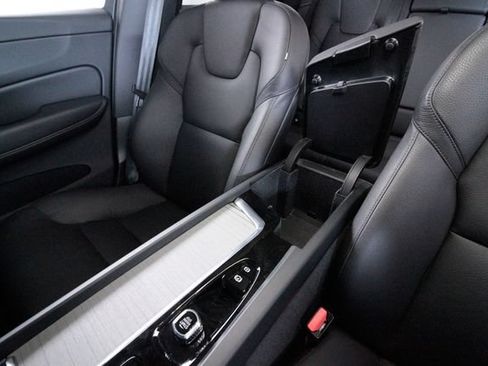 Certified 2025 Volvo XC60 B5 Plus AWD/4WD image 11