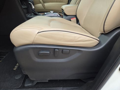 Used 2023 Nissan Armada SL w/ Captain's Chairs Package RWD image 17