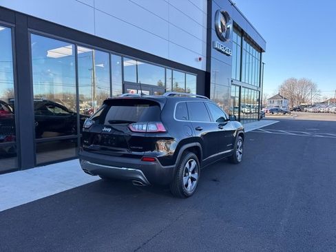 Used 2019 Jeep Cherokee Limited image 3