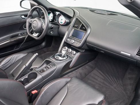 Used 2012 Audi R8 V10 image 26