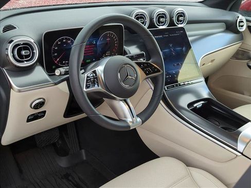 Certified 2025 Mercedes-Benz GLC 350e 4MATIC image 9