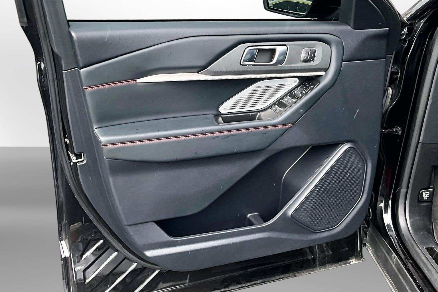 Used 2025 Ford Explorer ST AWD/4WD image 26