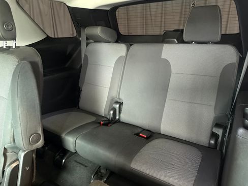Used 2018 Chevrolet Traverse LT FWD image 19