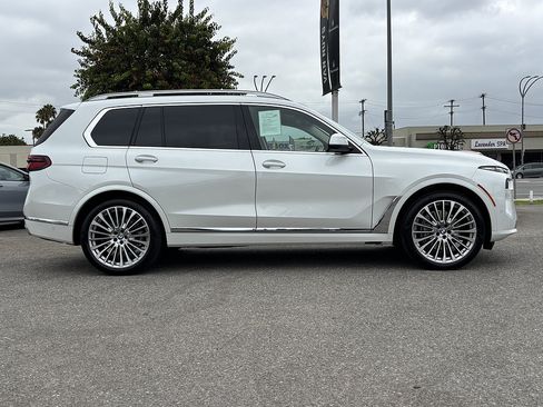 Used 2026 BMW X7 xDrive40i AWD/4WD image 2