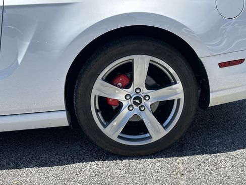 Used 2014 Ford Mustang GT Premium image 18