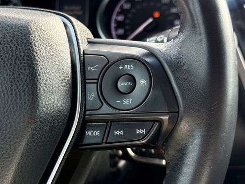 Used 2018 Toyota Camry SE FWD image 27