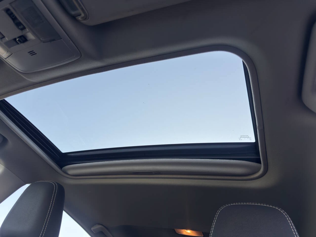 Used 2018 Toyota RAV4 XLE w/ All Weather Liner Package FWD image 22