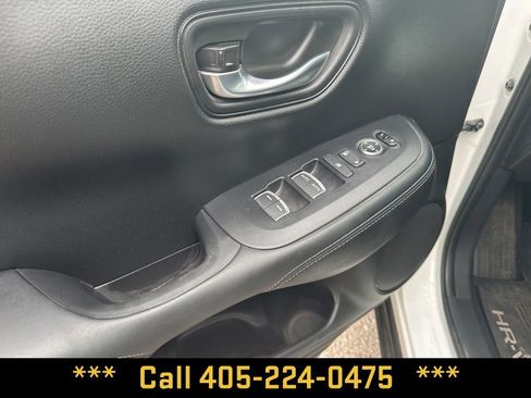 Used 2025 Honda HR-V EX-L image 11
