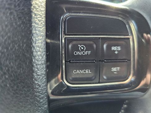 Used 2016 Dodge Grand Caravan SE image 12