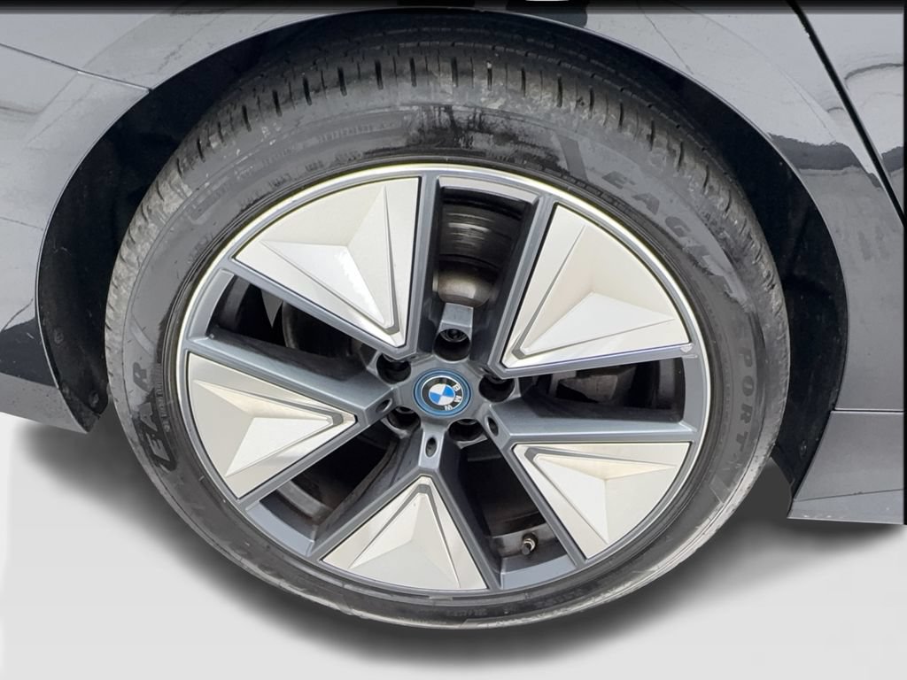 Used 2023 BMW i4 eDrive35 RWD image 17