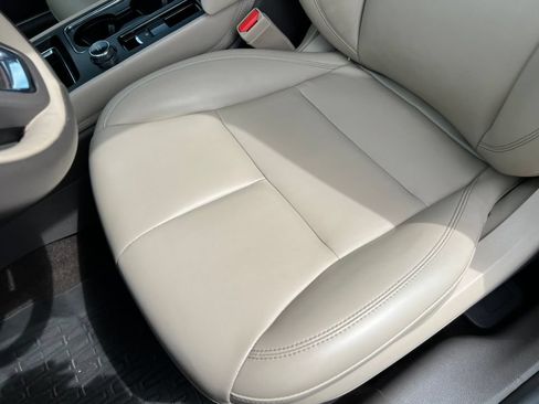 Used 2021 Lincoln Corsair AWD image 11