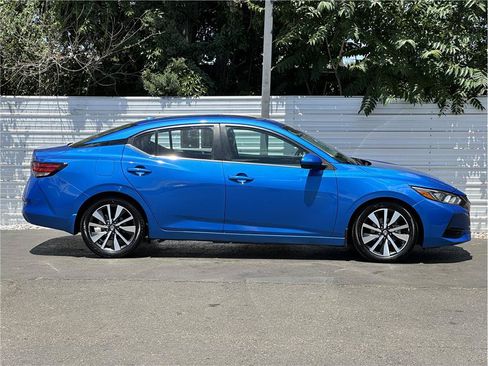 Used 2021 Nissan Sentra SV w/ SV Premium Package FWD image 9
