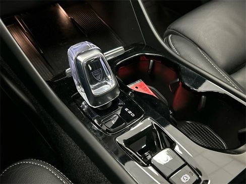 Certified 2024 Volvo XC40 B5 Plus w/ Protection Package Premier image 16