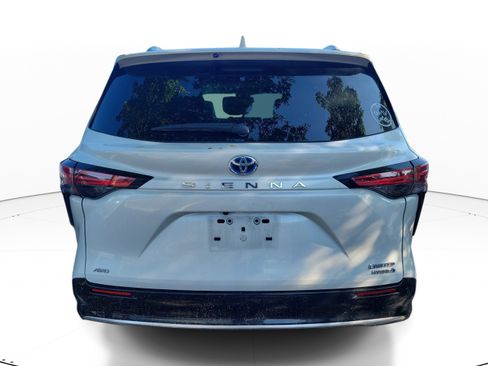 Used 2023 Toyota Sienna Limited AWD/4WD image 8