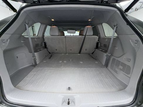 Used 2019 Toyota Highlander XLE AWD/4WD image 16