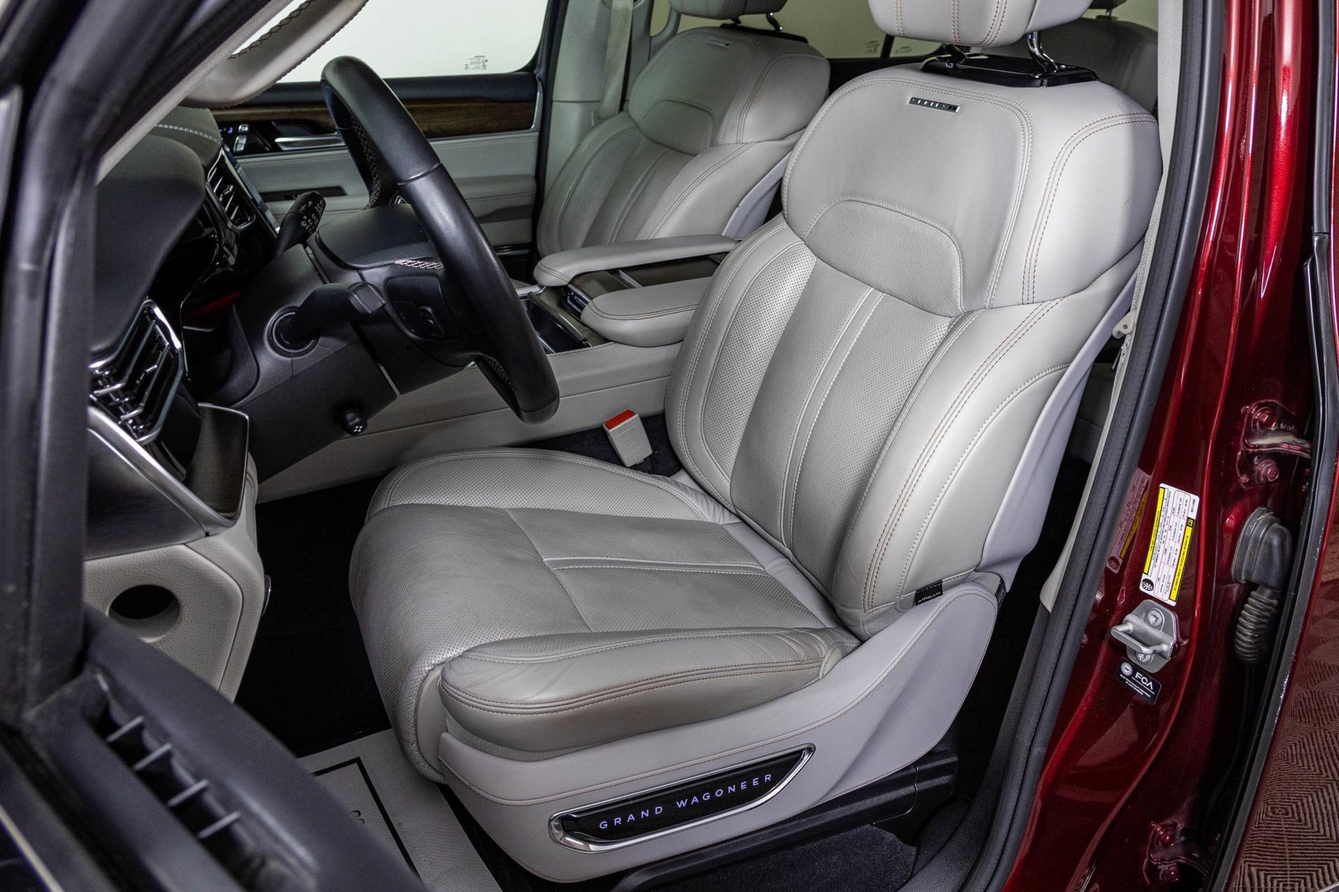 Used 2022 Jeep Grand Wagoneer Series I AWD/4WD image 27