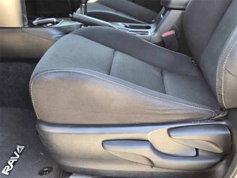 Used 2017 Toyota RAV4 LE Plus image 27