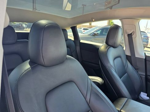 Used 2021 Tesla Model Y Long Range AWD/4WD image 20