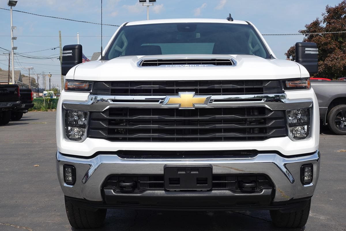 Used 2025 Chevrolet Silverado 2500 LT w/ Convenience Package AWD/4WD image 5