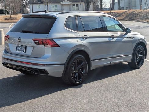 Certified 2023 Volkswagen Tiguan SE R-Line image 4
