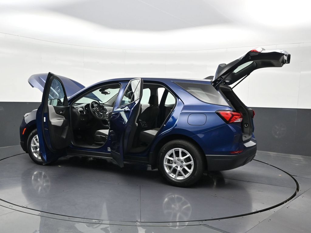 Used 2023 Chevrolet Equinox LS FWD image 34