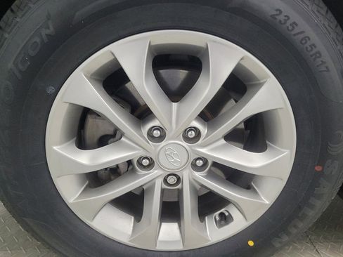 Used 2020 Hyundai Santa Fe SE image 31