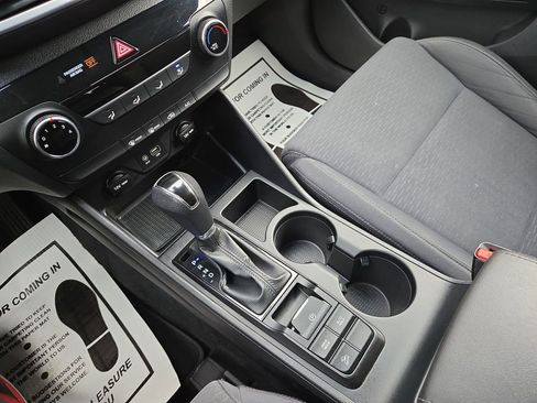 Used 2021 Hyundai Tucson SE image 25