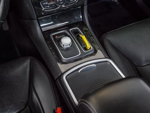 Used 2020 Chrysler 300 Limited image 33