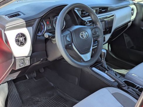 Used 2019 Toyota Corolla LE image 10