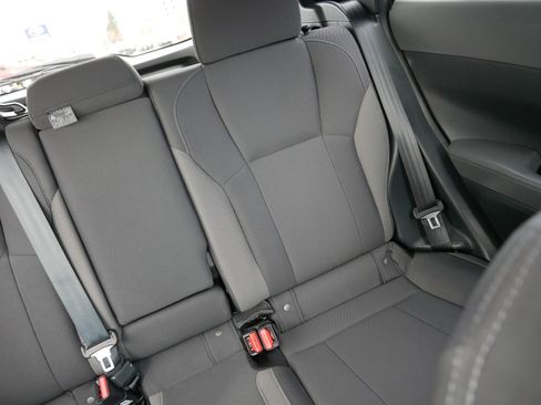 Used 2025 Subaru Crosstrek 2.0i Premium image 14