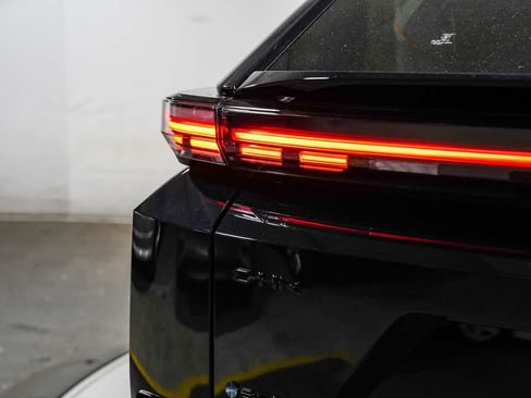 Certified 2026 Toyota C-HR AWD/4WD image 11