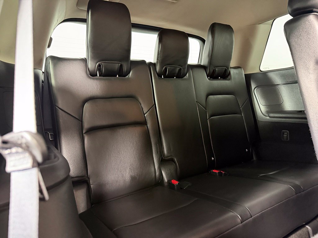 Used 2025 Nissan Pathfinder SL FWD image 18
