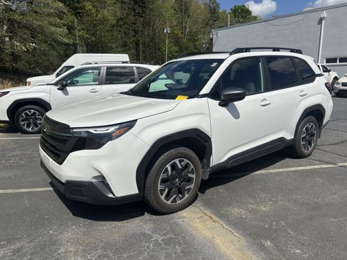 Used 2026 Subaru Forester Premium image 2