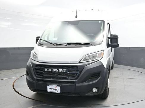 Used 2024 RAM ProMaster 2500 w/ Convenience Group FWD image 2
