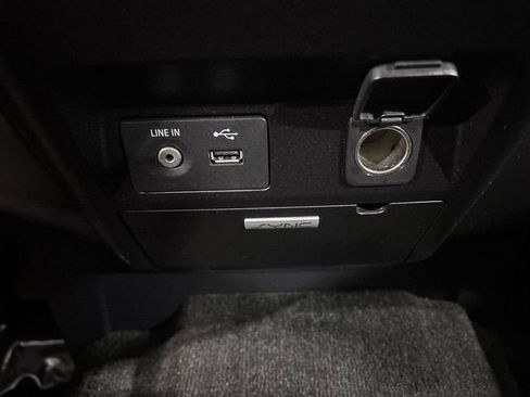 Used 2015 Ford F150 XLT image 22